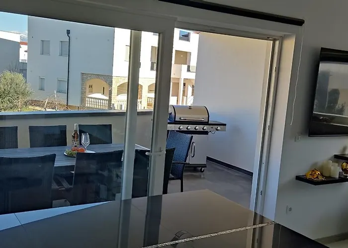 Luxurioeses Penthouse Welle Mit Whirlpool, Grill Und Meerblick