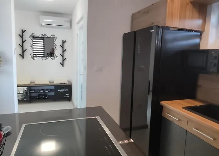 Luxurioeses Penthouse Welle Mit Whirlpool, Grill Und Meerblick