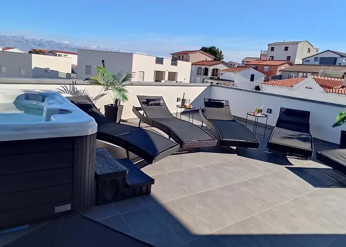 Luxurioeses Penthouse Welle Mit Whirlpool, Grill Und Meerblick