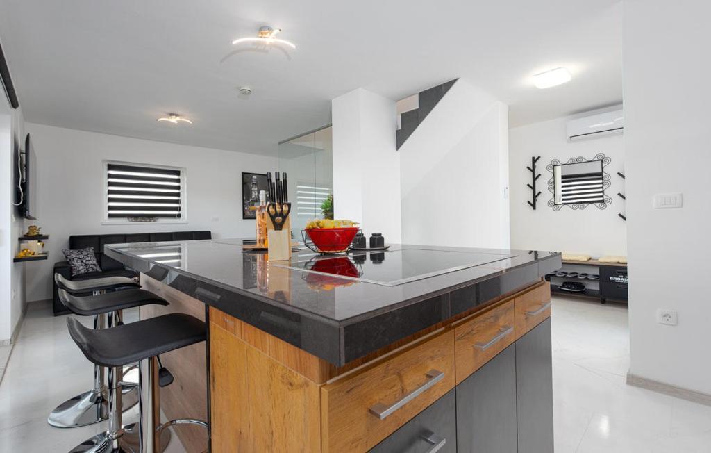 Luxurioeses Penthouse Welle Mit Whirlpool, Grill Und Meerblick *