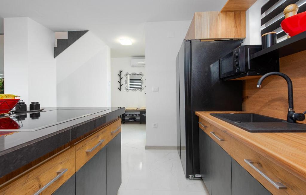 Apartment Luxurioeses Penthouse Welle Mit Whirlpool, Grill Und Meerblick *